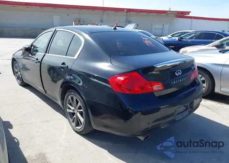 2015 Infiniti Q40 из США, поврежденный, VIN JN1CV6AP4FM580483